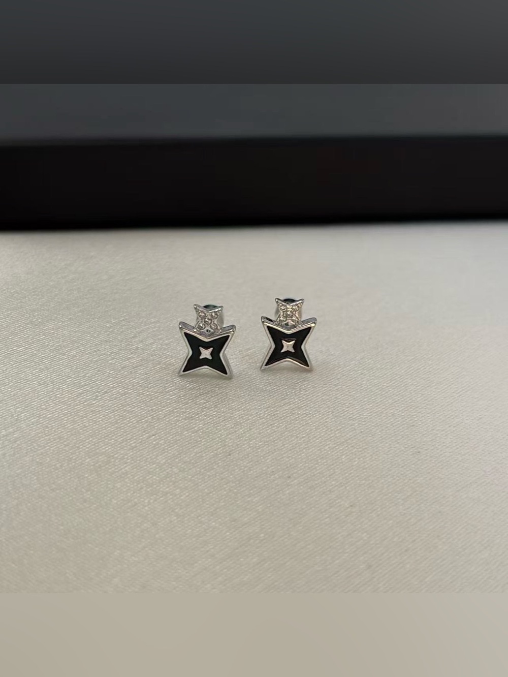 10mm Star Stud Earrings for Men Women Streetwear Punk Hip Hop Unisex Style
